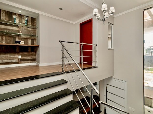 R$ 960.000 - MARAVILHOSA CASA EM CONDOMÍNIO - 200M2 - MOBILIADA - 3 DORM - SUÍTE - 3 VAGAS Rua Jorge Babot Miranda Porto Alegre - 