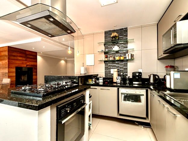 R$ 960.000 - MARAVILHOSA CASA EM CONDOMÍNIO - 200M2 - MOBILIADA - 3 DORM - SUÍTE - 3 VAGAS Rua Jorge Babot Miranda Porto Alegre - 