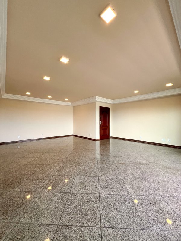 Apartamento vista mar na praia da Barra  Rio de Janeiro - 