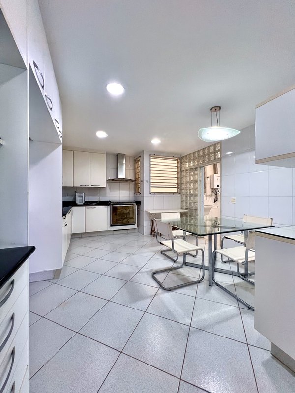 Apartamento vista mar na praia da Barra  Rio de Janeiro - 