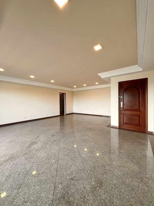 Apartamento vista mar na praia da Barra  Rio de Janeiro - 