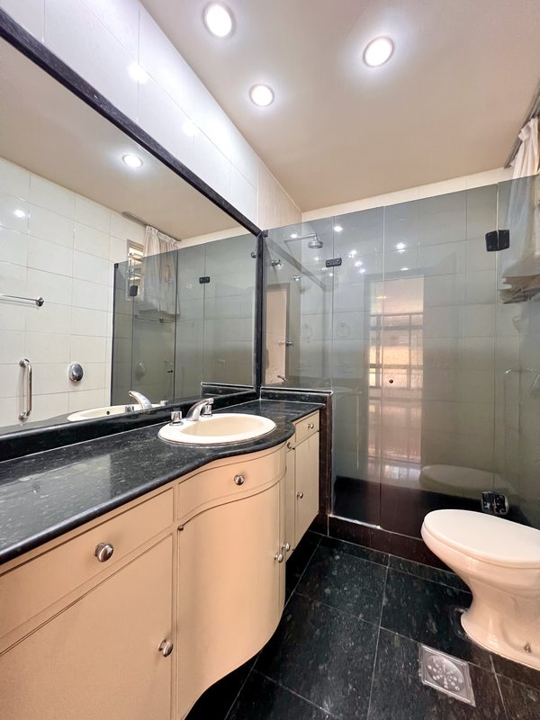 Apartamento vista mar na praia da Barra  Rio de Janeiro - 