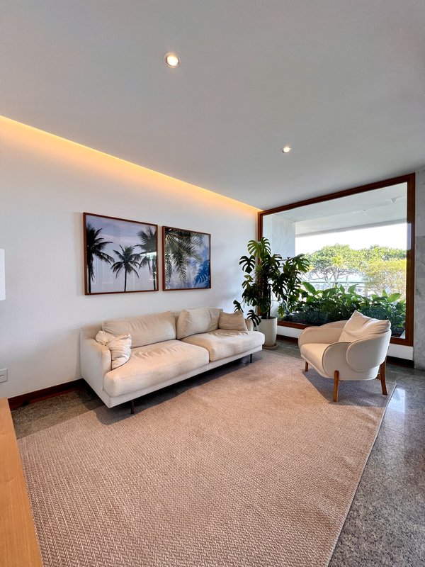 Apartamento vista mar na praia da Barra  Rio de Janeiro - 