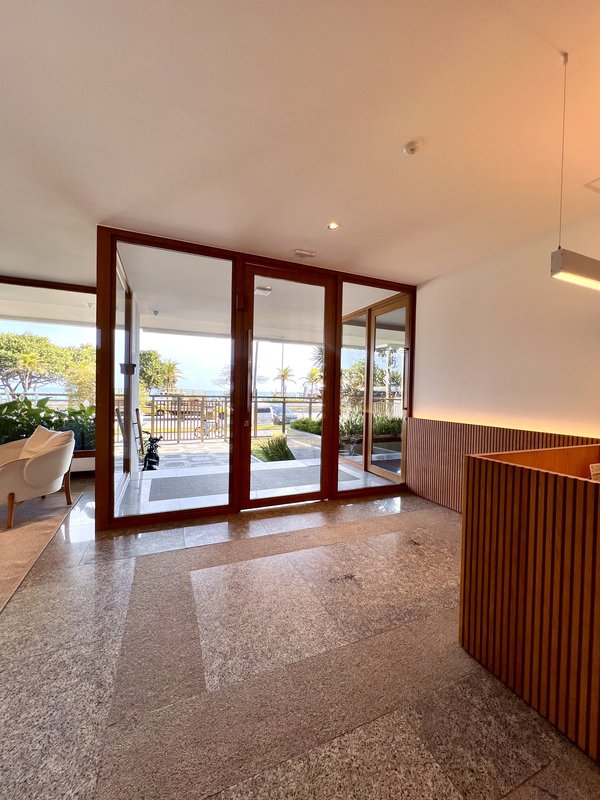 Apartamento vista mar na praia da Barra  Rio de Janeiro - 