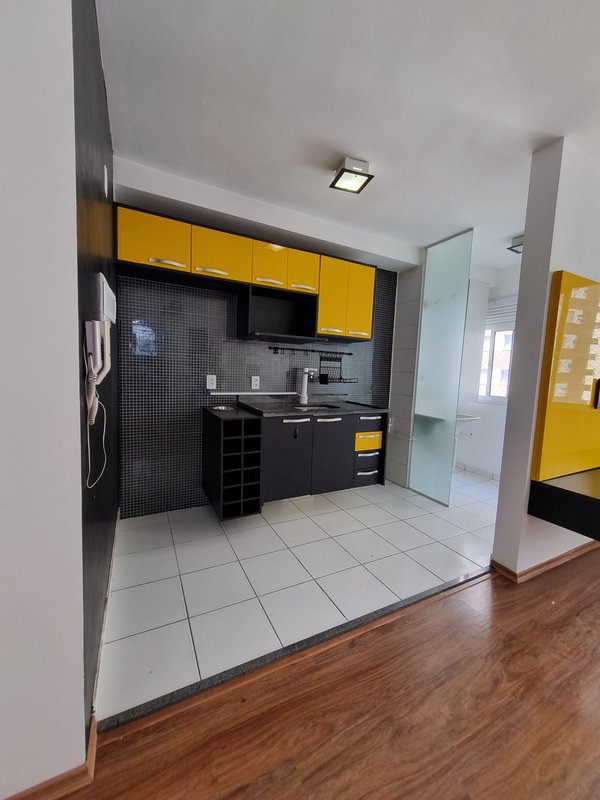 VENDE-SE APARTAMENTO - 31M², 1 QUARTO – PLANEJADOS E VENTILAÇÃO NATURAL BANHEIRO Rua Torres da Barra São Paulo - 