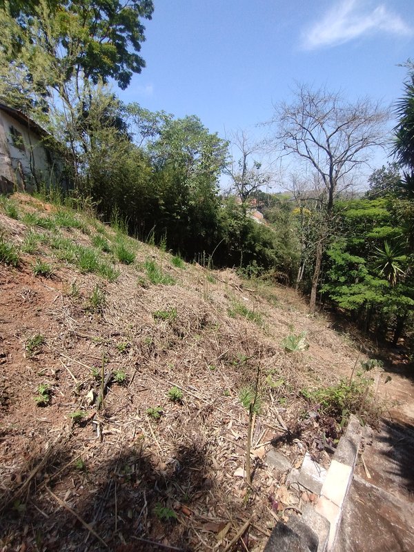 Terreno pé na água à venda no Portal de Igaratá  Igaratá - 