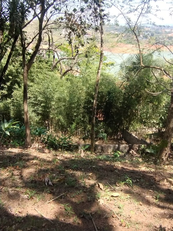 Terreno pé na água à venda no Portal de Igaratá  Igaratá - 