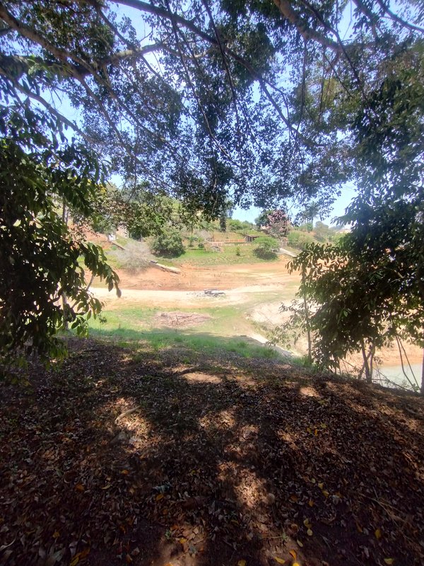 Terreno pé na água à venda no Portal de Igaratá  Igaratá - 