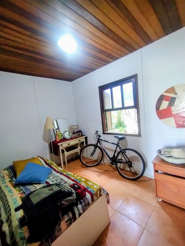 Chácara pé na água à venda no Portal de Igaratá  Igaratá - 