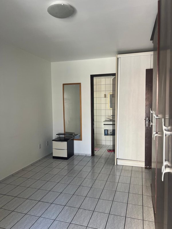 Apartamento na segunda quadra mar, localização excelente, com melhor custo de Meia Praia  Itapema - 