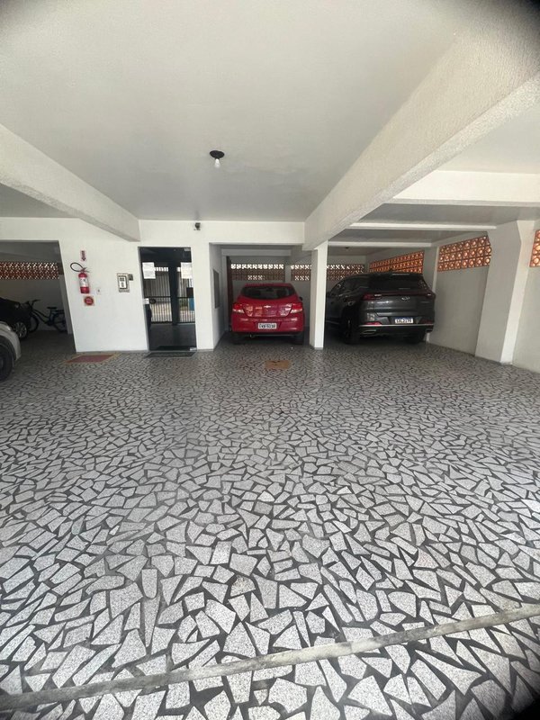 Apartamento na segunda quadra mar, localização excelente, com melhor custo de Meia Praia  Itapema - 