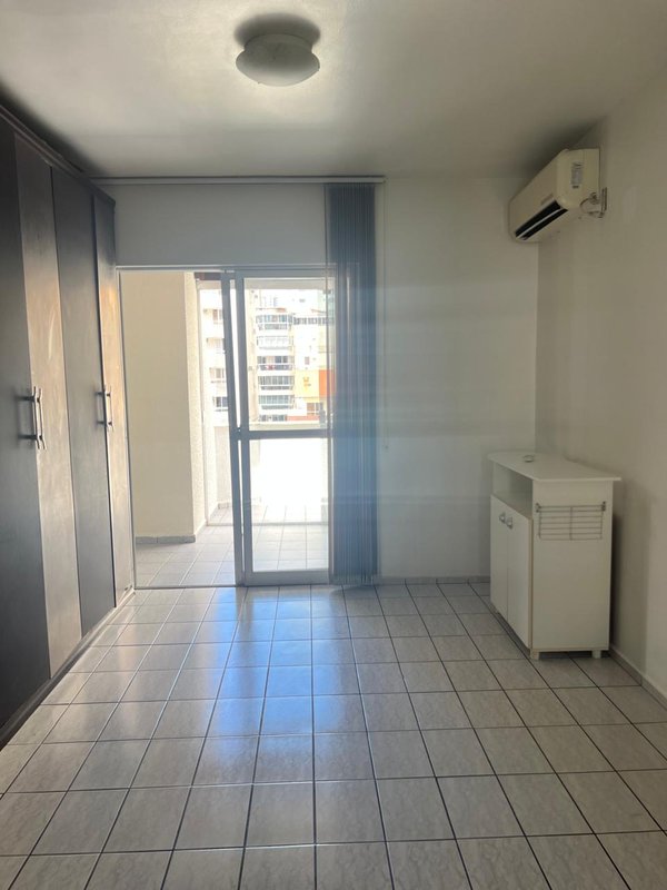 Apartamento na segunda quadra mar, localização excelente, com melhor custo de Meia Praia  Itapema - 