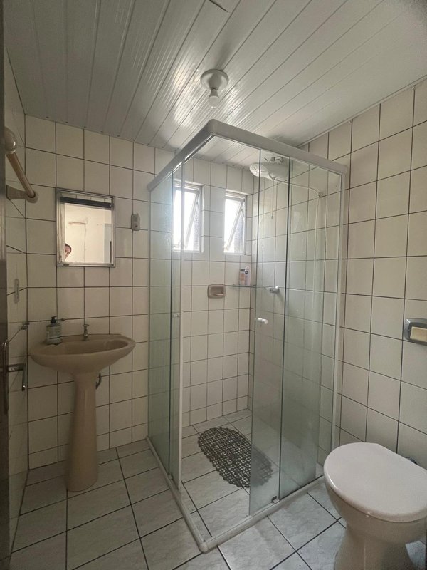 Apartamento na segunda quadra mar, localização excelente, com melhor custo de Meia Praia  Itapema - 