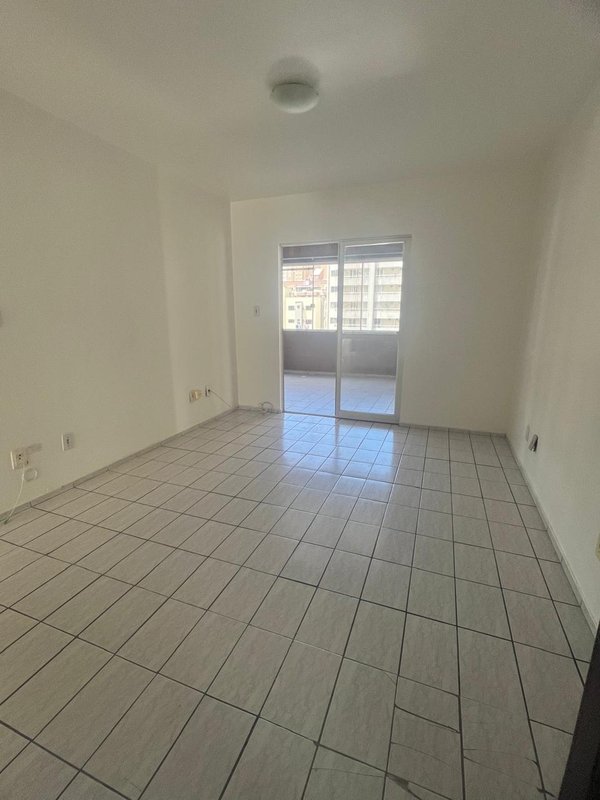 Apartamento na segunda quadra mar, localização excelente, com melhor custo de Meia Praia  Itapema - 