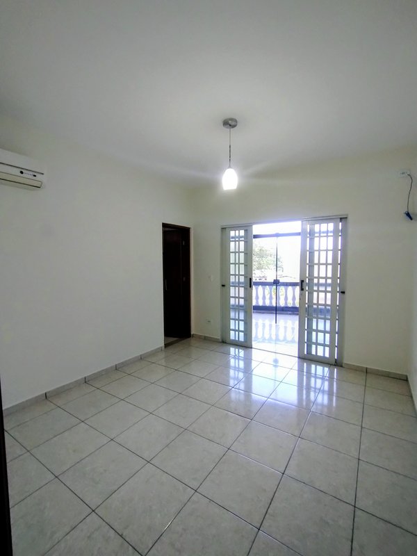 Ótimo sobrado à venda no Centro  Igaratá - 