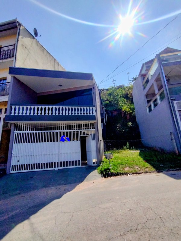 Ótimo sobrado à venda no Centro  Igaratá - 