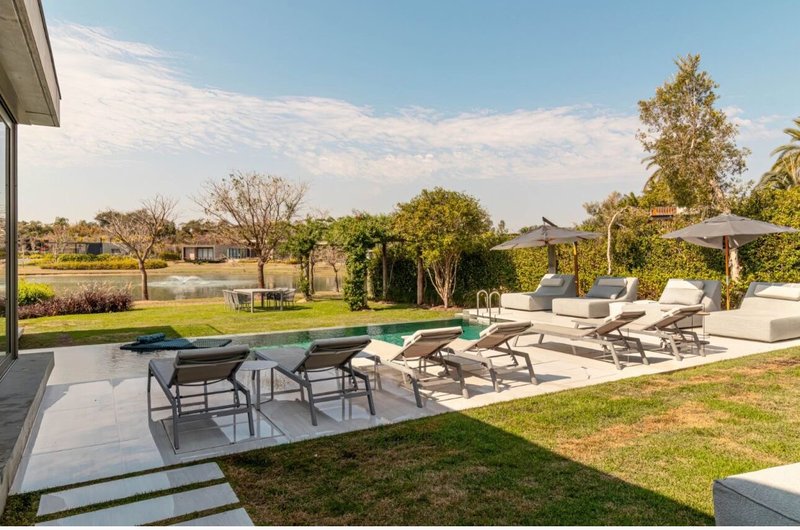 GLASS HAUS À VENDA – FAZ. BOA VISTA ✨ Um ícone de arquitetura contemporânea frente ao lago Alameda dos Pínus PORTO FELIZ - 