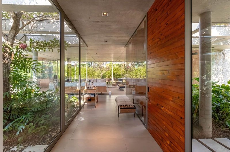 GLASS HAUS À VENDA – FAZ. BOA VISTA ✨ Um ícone de arquitetura contemporânea frente ao lago Alameda dos Pínus PORTO FELIZ - 