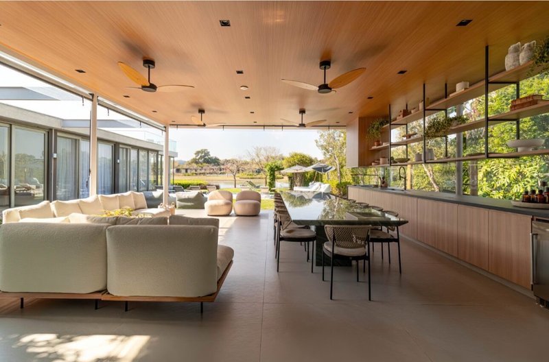 GLASS HAUS À VENDA – FAZ. BOA VISTA ✨ Um ícone de arquitetura contemporânea frente ao lago Alameda dos Pínus PORTO FELIZ - 