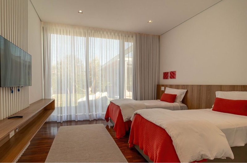 GLASS HAUS À VENDA – FAZ. BOA VISTA ✨ Um ícone de arquitetura contemporânea frente ao lago Alameda dos Pínus PORTO FELIZ - 