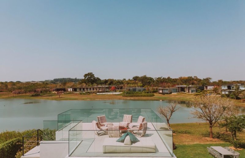 GLASS HAUS À VENDA – FAZ. BOA VISTA ✨ Um ícone de arquitetura contemporânea frente ao lago Alameda dos Pínus PORTO FELIZ - 