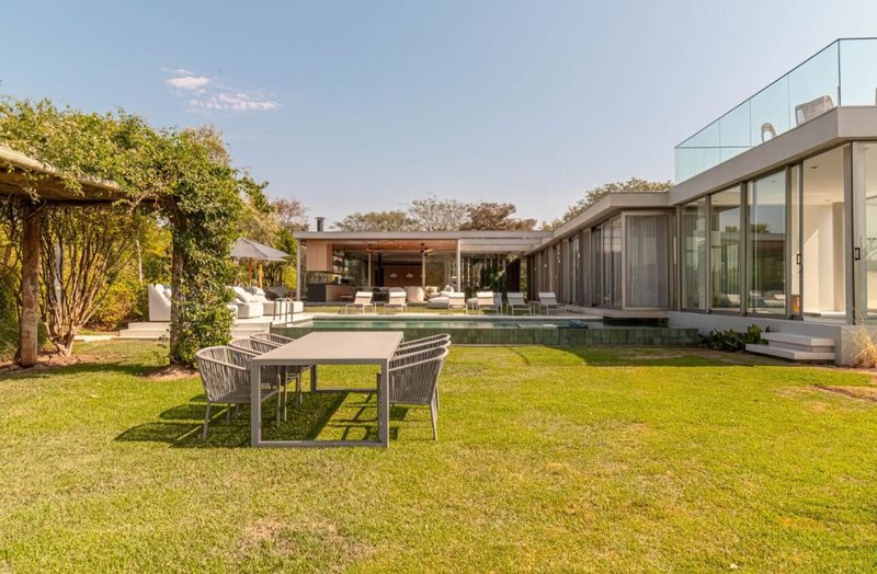 GLASS HAUS À VENDA – FAZ. BOA VISTA ✨ Um ícone de arquitetura contemporânea frente ao lago Alameda dos Pínus PORTO FELIZ - 