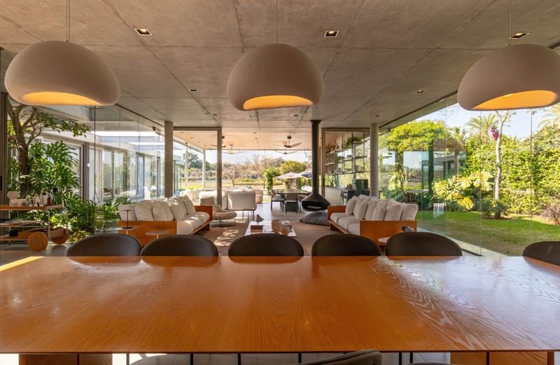 GLASS HAUS À VENDA – FAZ. BOA VISTA ✨ Um ícone de arquitetura contemporânea frente ao lago Alameda dos Pínus PORTO FELIZ - 