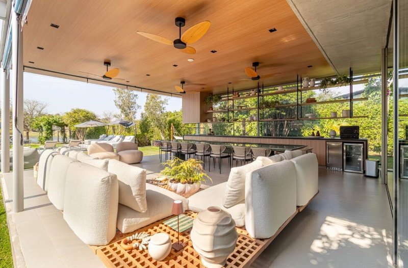 GLASS HAUS À VENDA – FAZ. BOA VISTA ✨ Um ícone de arquitetura contemporânea frente ao lago Alameda dos Pínus PORTO FELIZ - 