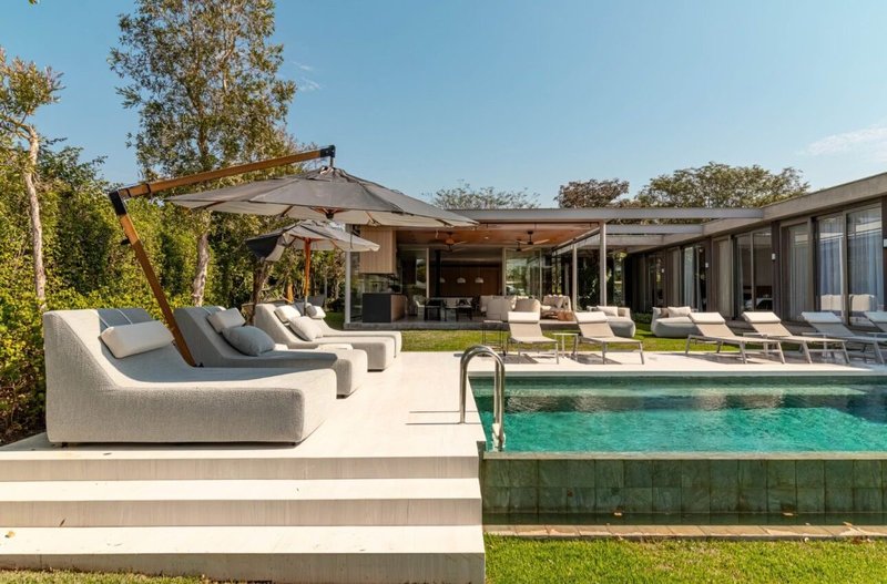 GLASS HAUS À VENDA – FAZ. BOA VISTA ✨ Um ícone de arquitetura contemporânea frente ao lago Alameda dos Pínus PORTO FELIZ - 