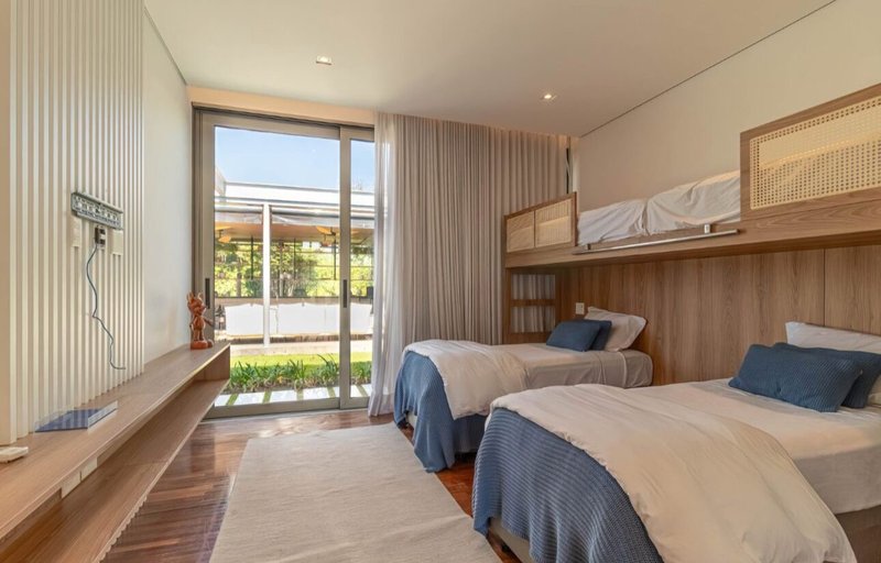 GLASS HAUS À VENDA – FAZ. BOA VISTA ✨ Um ícone de arquitetura contemporânea frente ao lago Alameda dos Pínus PORTO FELIZ - 