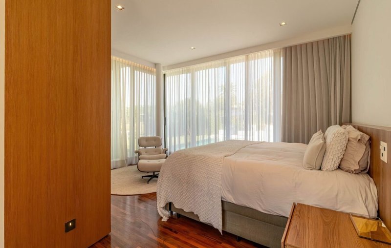 GLASS HAUS À VENDA – FAZ. BOA VISTA ✨ Um ícone de arquitetura contemporânea frente ao lago Alameda dos Pínus PORTO FELIZ - 