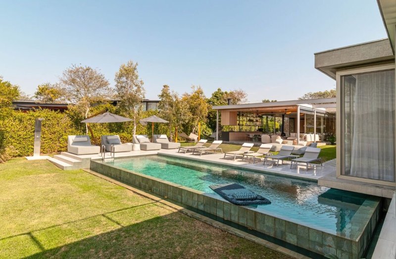 GLASS HAUS À VENDA – FAZ. BOA VISTA ✨ Um ícone de arquitetura contemporânea frente ao lago Alameda dos Pínus PORTO FELIZ - 