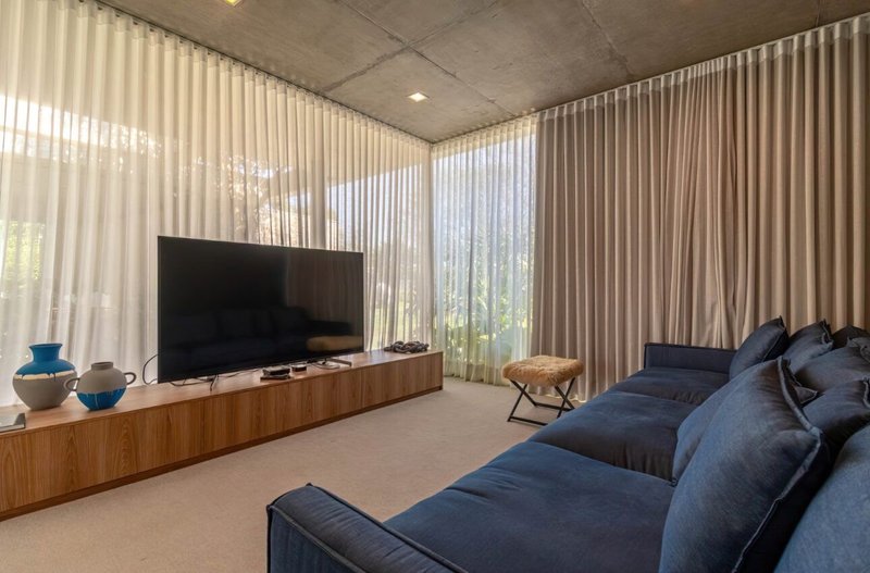 GLASS HAUS À VENDA – FAZ. BOA VISTA ✨ Um ícone de arquitetura contemporânea frente ao lago Alameda dos Pínus PORTO FELIZ - 