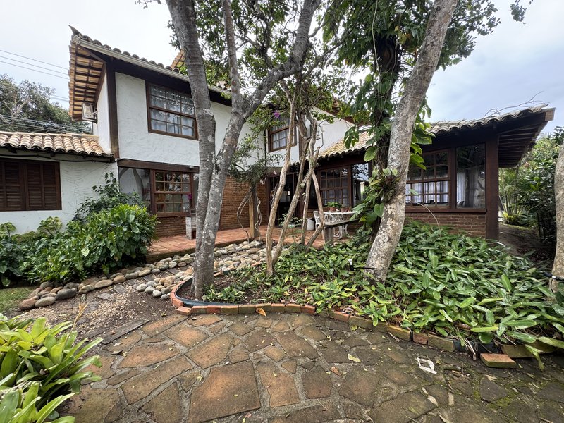 A 150 metros do paraíso: essa casa em Búzios é de outro mundo 😍🌴 Rua Guabiroba Armação dos Búzios - 
