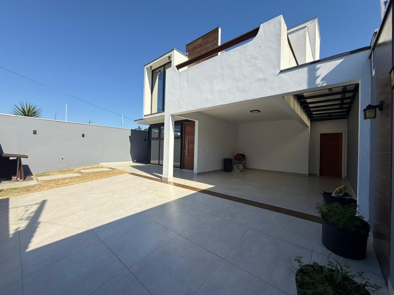 🏡 Casa moderna, sustentável e com piscina iluminada!  Caraguatatuba - 