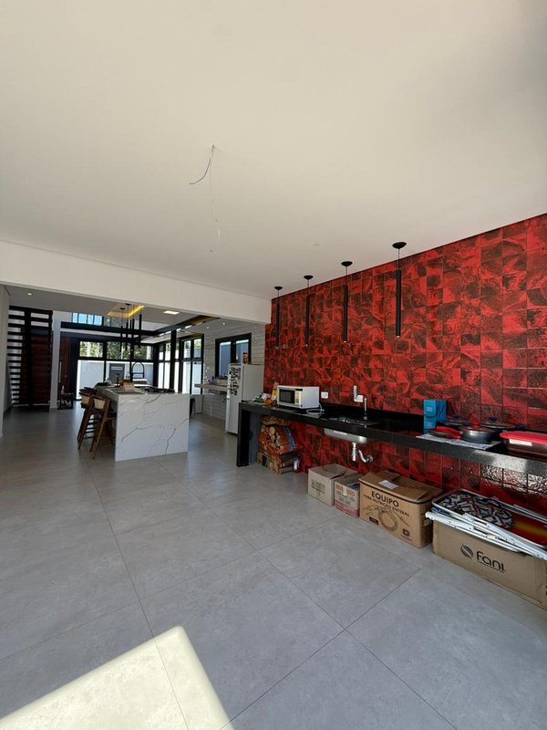 🏡 Casa moderna, sustentável e com piscina iluminada!  Caraguatatuba - 