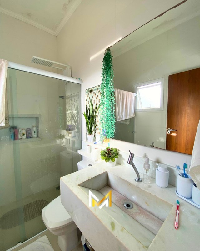 🏡 Sobrado de Alto Padrão no Jardim Britânia– Caraguatatuba/SP  Caraguatatuba - 