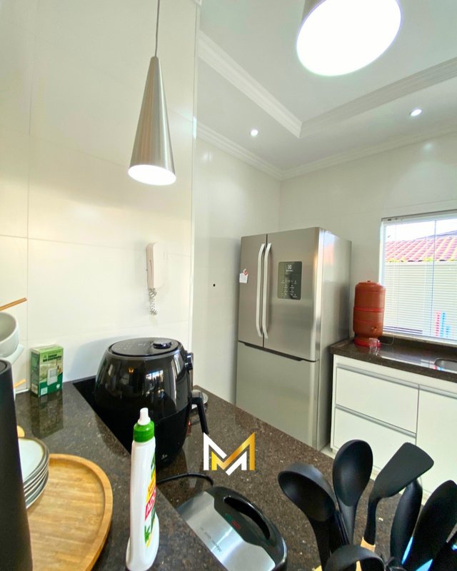 🏡 Sobrado de Alto Padrão no Jardim Britânia– Caraguatatuba/SP  Caraguatatuba - 