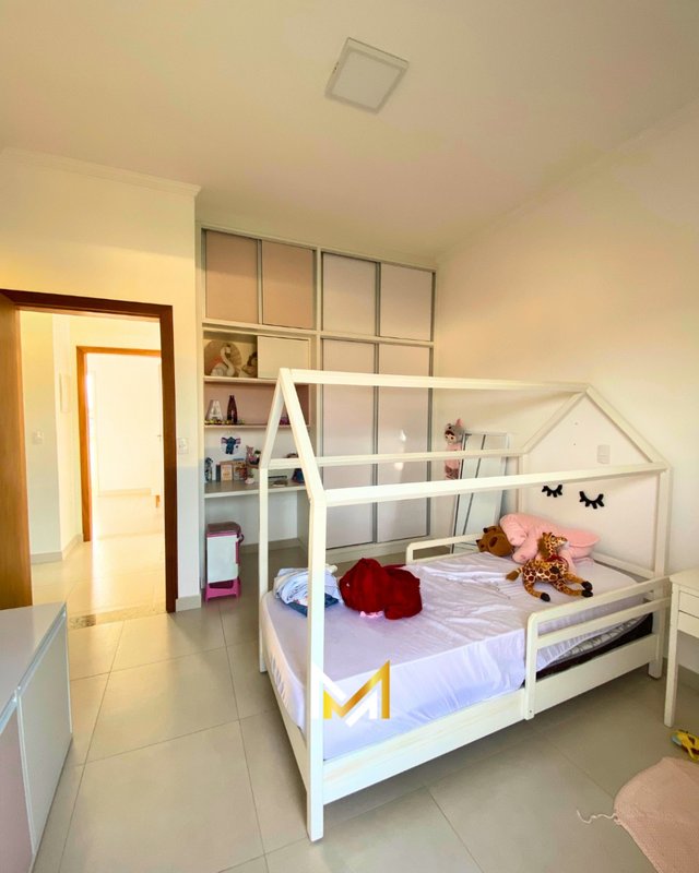 🏡 Sobrado de Alto Padrão no Jardim Britânia– Caraguatatuba/SP  Caraguatatuba - 