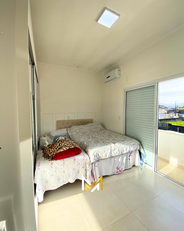 🏡 Sobrado de Alto Padrão no Jardim Britânia– Caraguatatuba/SP  Caraguatatuba - 