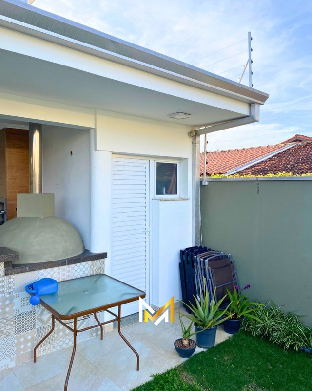 🏡 Sobrado de Alto Padrão no Jardim Britânia– Caraguatatuba/SP  Caraguatatuba - 