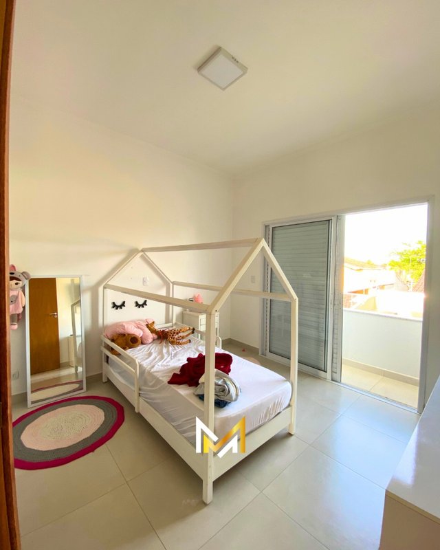 🏡 Sobrado de Alto Padrão no Jardim Britânia– Caraguatatuba/SP  Caraguatatuba - 