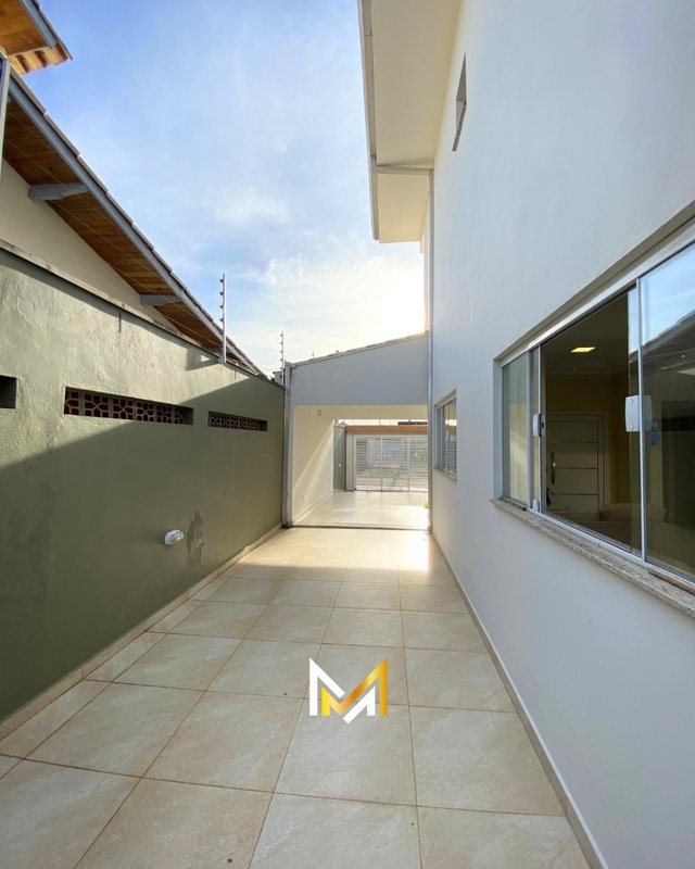 🏡 Sobrado de Alto Padrão no Jardim Britânia– Caraguatatuba/SP  Caraguatatuba - 