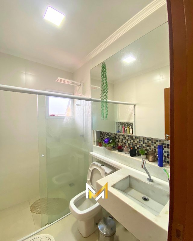 🏡 Sobrado de Alto Padrão no Jardim Britânia– Caraguatatuba/SP  Caraguatatuba - 