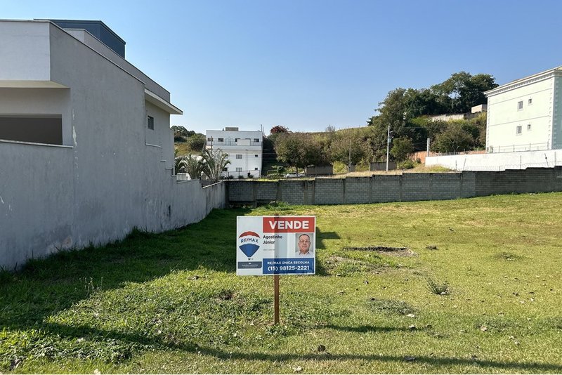 TERRENO Á VENDA - 595m - R$ 350.000 - CONDOMÍNIO GRAMADOS SOROCABA - Sorocaba SP Avenida Gabriel Seme Cury Sorocaba - 