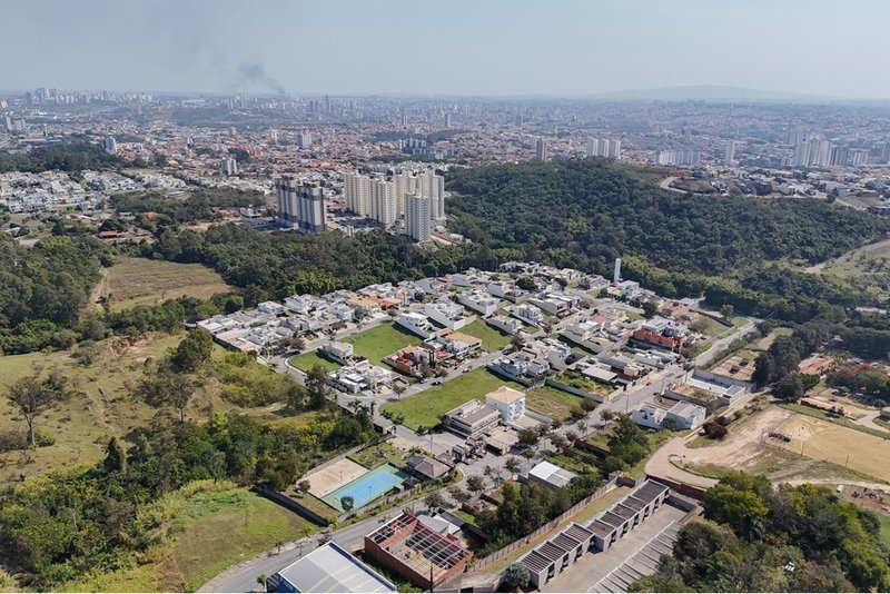 TERRENO Á VENDA - 595m - R$ 350.000 - CONDOMÍNIO GRAMADOS SOROCABA - Sorocaba SP Avenida Gabriel Seme Cury Sorocaba - 