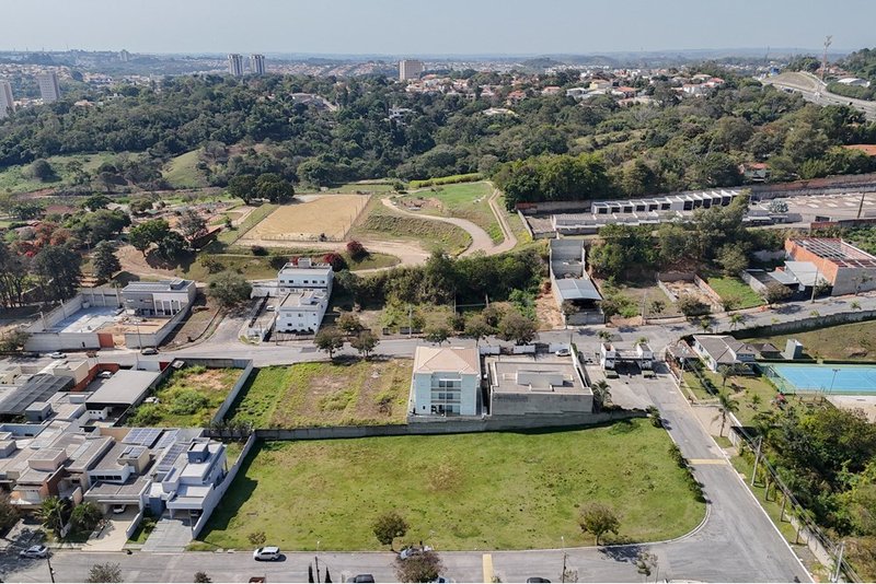 TERRENO Á VENDA - 595m - R$ 350.000 - CONDOMÍNIO GRAMADOS SOROCABA - Sorocaba SP Avenida Gabriel Seme Cury Sorocaba - 