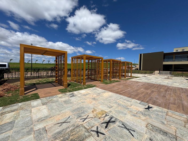 Terreno à Venda no Renomado Residencial Ville Sainte Anne – Em Sousas, Campinas Avenida Antônio Carlos Couto de Barros Campinas - 