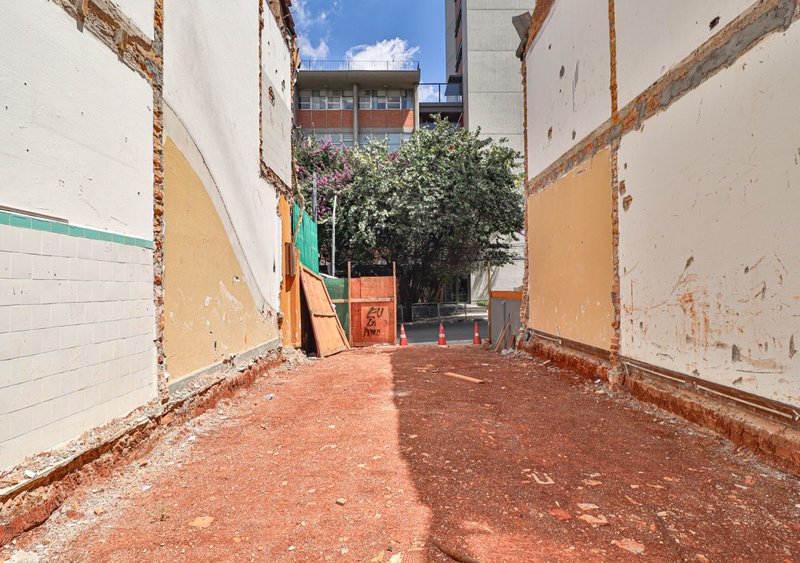 VENDO TERRENO PLANO - 120M2 COM 5M DE FRENTE - EXCELENTE LOCALIZAÇÃO Rua Estela São Paulo - 