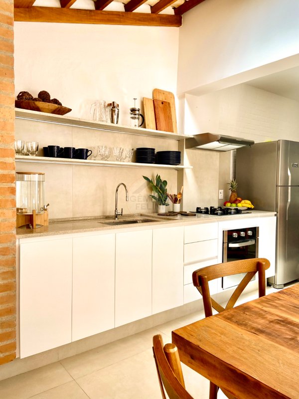 Casa em Condomínio na Praia de Juquehy - À VENDA  São Sebastião - 